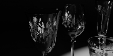 Gläser mit floralem Muster