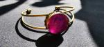Armreif mit glattem Cabochon pink